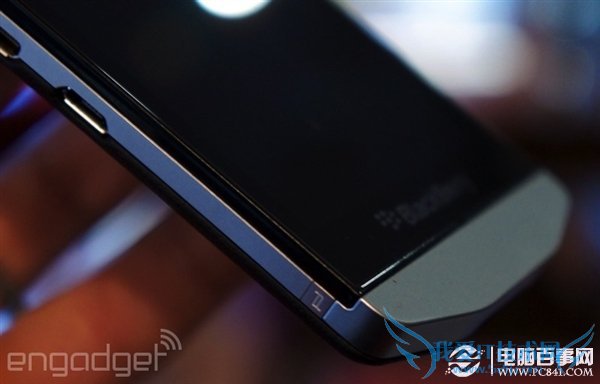 保时捷设计 奢华限量版黑莓10图赏