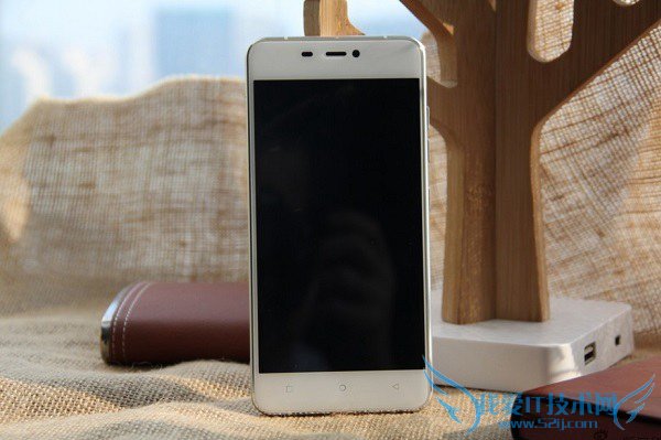 零预装极简设计 iuni N1手机图赏