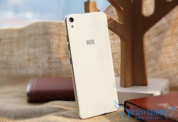 双2.5D玻璃机身 iuni N1手机图赏