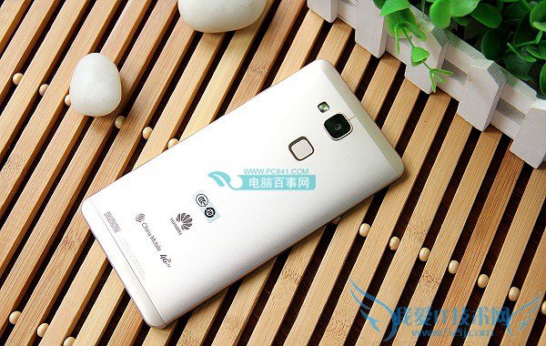 华为Mate 7土豪金版背面图片