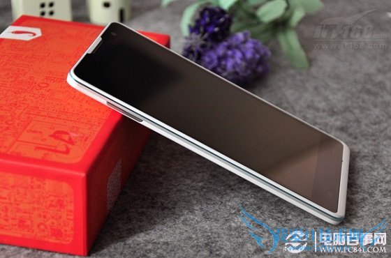 小辣椒3S机身侧面按键特写