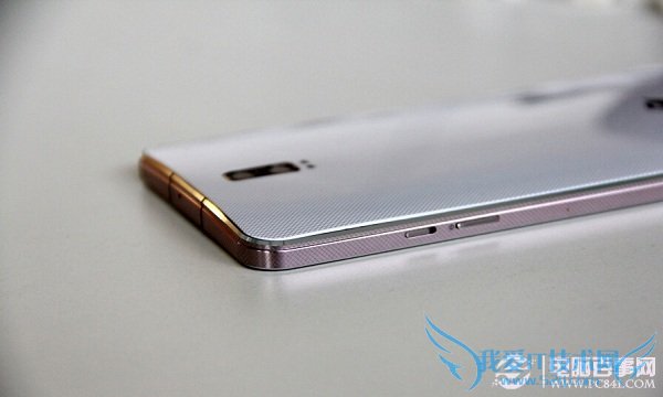 双系统安全手机 酷派铂顿真机图赏