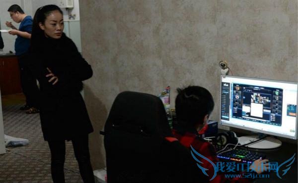 ϲһλ 12 Сѧֱ LOL ߴ 3 ɥ־飬ϢĸѧרעϷֱ