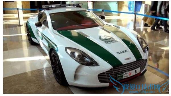 开着 2 亿 Lykan 超跑巡街 这些中东土豪警察的行为真是招人恨