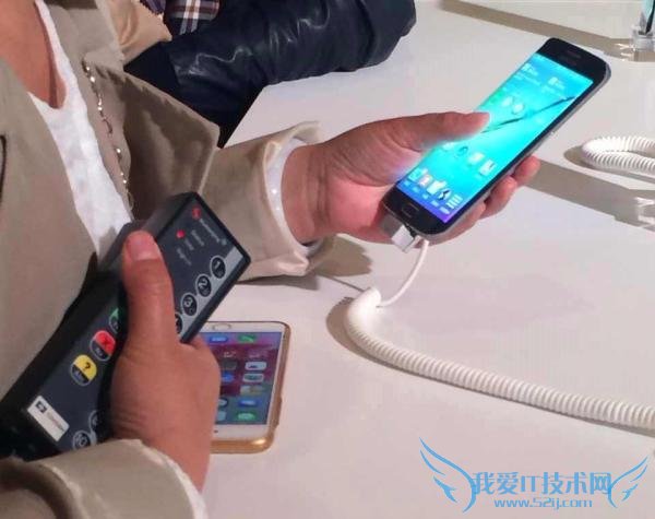 三星 S6/S6 edge 发布会 30 元买粉进场 来了大波果粉