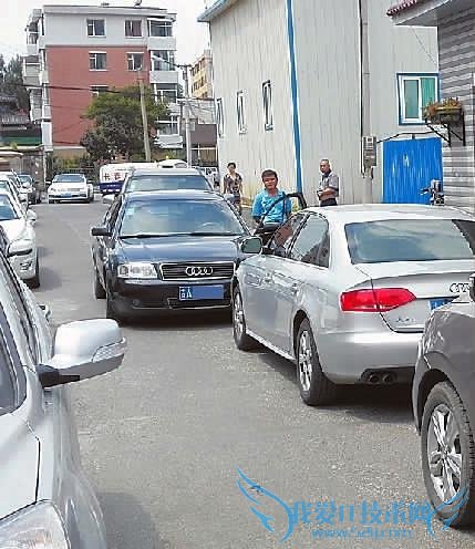 ݡĻ7  13  11 ʱŮ˾·ŭཫΥͣһС·ͷú󷽳ȲܳҲܽһȵ½ͨǣһµϳպñм䣬Ů˾򻥲ãȺȥµ˾ΣֻȥòͣʱŮ˾δֱֳдɫµϼִŽŲŮ˾ʼûг֣Υͣ