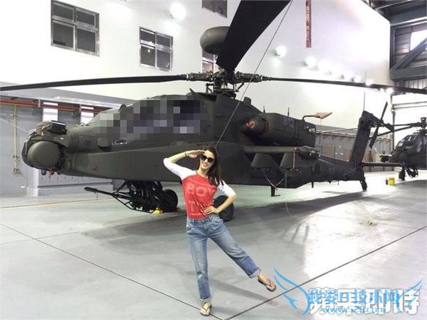 女星脸书晒极机密级阿帕奇直升机 台湾军方震怒