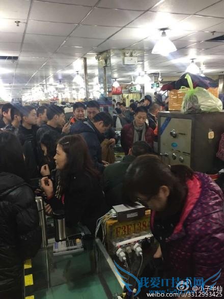 据网友“小子半仙”爆料,近日有巡视组检查华强北市场,“该没收的没收了,该进去的进去了。”暗示有商家被抓,有不合格产品被没收。