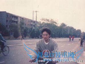 向太黑周星驰上瘾:暗指星爷是蓝洁瑛变疯罪魁祸首