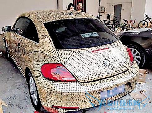 ѳҫ йΪ?  йϲʲôɫ?ͷǰհĸʢΪĴǺɫ iPhone 5S ֣Ϊ֮һ𣬸ʢղŻȻԭйϲɫǽɫ  йŴɫȨ͸ĳ̶ֳҲʾйŴ˶ڽӺͽǮ׷󡣵ִᣬǶڽɫϲ޼  iPhone 5S ɫֻƻֻֻкڰɫĵһۣҲ»й˹ݻ߹  ͷ׵ɫִһʱһЩɫʸеʱճǺ߶˺ڡԲз̡ۡȴĳ֣ȴһɫҲһֹ  10  14 գ“”һϾ޽еӲγγëǮӲҽ 2 öӲӵϹۣһʱΧۺ顣ǰ 10  12 գϺͷҲ˼Ӣ׷⳵óһͬעĿ⡣  ɴ˿ɼ߶˺ڡԲз۵ȣ𲻽ѳΪճʹʼߵ˴ʻ㣬һɱܵȵĴʻ㡣ܹ“”մϱߣͷĸʱߣձ¥Ƶ궼˶档ڴˣͷǰհĸʢղ˵һ䣺ʦͷʱ“”йص顣  ʵϣй˶Ľɫķ׷󲻷䣬йϲĻƽϲֻϲγйŮϲ߸Ь¡  ݴˣ“iPhone 5S”ֻɫĴʻ㣬йʽĴڶΪ“ҫĽɫƷ”йΪ?ͨ׵˵ѳΪ“ҫ”ĴʣҪӵֻγµ˵Ϊ˱ԼݡʱĸƷѾΪй谮ĲƷ“ã”ûƷζ¶۸¶Լ۱ȵͲ¶ǲƴֲǸ¶  ȻýУй“ǮɵƷζ”ĵͣĽČ˿ǣȴžƶ¸ΡȻҲвʢһĿͣһмһˣһϧ“ΪʲôҲ!”