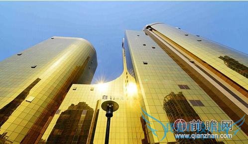 ѳҫ йΪ?  йϲʲôɫ?ͷǰհĸʢΪĴǺɫ iPhone 5S ֣Ϊ֮һ𣬸ʢղŻȻԭйϲɫǽɫ  йŴɫȨ͸ĳ̶ֳҲʾйŴ˶ڽӺͽǮ׷󡣵ִᣬǶڽɫϲ޼  iPhone 5S ɫֻƻֻֻкڰɫĵһۣҲ»й˹ݻ߹  ͷ׵ɫִһʱһЩɫʸеʱճǺ߶˺ڡԲз̡ۡȴĳ֣ȴһɫҲһֹ  10  14 գ“”һϾ޽еӲγγëǮӲҽ 2 öӲӵϹۣһʱΧۺ顣ǰ 10  12 գϺͷҲ˼Ӣ׷⳵óһͬעĿ⡣  ɴ˿ɼ߶˺ڡԲз۵ȣ𲻽ѳΪճʹʼߵ˴ʻ㣬һɱܵȵĴʻ㡣ܹ“”մϱߣͷĸʱߣձ¥Ƶ궼˶档ڴˣͷǰհĸʢղ˵һ䣺ʦͷʱ“”йص顣  ʵϣй˶Ľɫķ׷󲻷䣬йϲĻƽϲֻϲγйŮϲ߸Ь¡  ݴˣ“iPhone 5S”ֻɫĴʻ㣬йʽĴڶΪ“ҫĽɫƷ”йΪ?ͨ׵˵ѳΪ“ҫ”ĴʣҪӵֻγµ˵Ϊ˱ԼݡʱĸƷѾΪй谮ĲƷ“ã”ûƷζ¶۸¶Լ۱ȵͲ¶ǲƴֲǸ¶  ȻýУй“ǮɵƷζ”ĵͣĽČ˿ǣȴžƶ¸ΡȻҲвʢһĿͣһмһˣһϧ“ΪʲôҲ!”