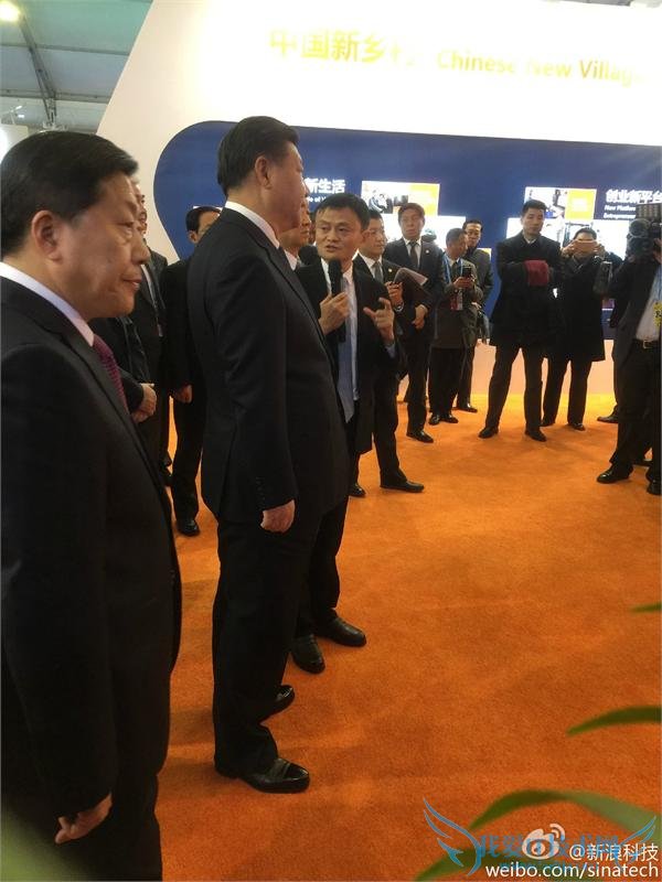 第二届世界互联网大会乌镇峰会正在举行,据现场媒体消息,习主席目前正进入各大参会厂商展台进行参观,了解其最新的产品信息及未来规划。