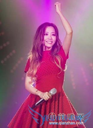 我是歌手沦为超女叙旧 大反派韩红曝某人请水军黑她