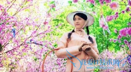 李易峰活色生香男扮女装很娇媚 比唐嫣更有女人味