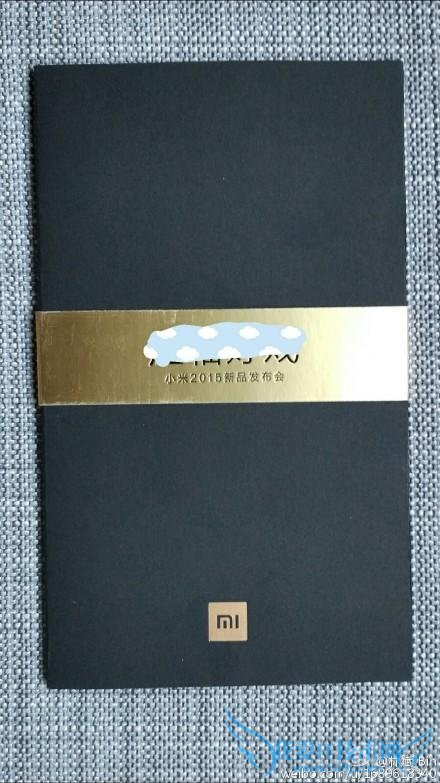 目前,小米手机官方微博更新预告海报,宣布 11 月 24 日召开小米 2015 新品发布会,主题为“压轴好戏”,500 张门票 199 元已启动发售,感兴趣的网友可自行了解。