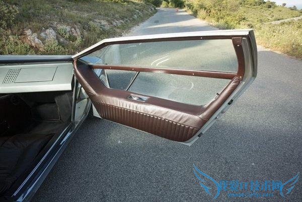 ɯ Boomerang ͷɧǰ㲻һʮĳͣ“Boomerang”һڰĴ“ط”˼ɯ Boomerang һ쳣ͰӵǷͺ굶һĶкС