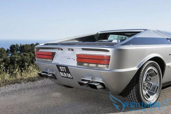 ɯ Boomerang ͷɧǰ㲻һʮĳͣ“Boomerang”һڰĴ“ط”˼ɯ Boomerang һ쳣ͰӵǷͺ굶һĶкС