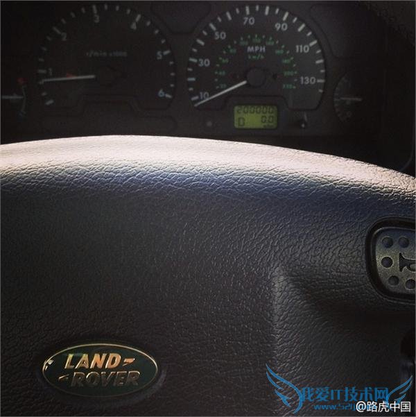 有哪辆车可以陪你走过 200000 公里 路虎的脸都被打飞了
