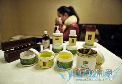 女子减肥得白癜风