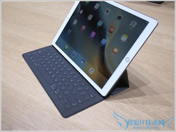 外媒对 iPad pro 的整体评价还是比较高的,包括硬件能力足够强大,屏幕表现十分出色,续航够用,Apple Pencil 和 Smart Keyboard 实用易上手等,但对于库克说的 iPad pro 可取代 PC,大部分外媒编辑表示不予苟同,也就是说,iPad Pro 虽棒,但受限于 iOS,其不可能彻底替代 PC。