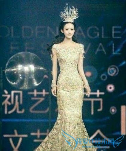 赵丽颖撞衫杨幂被赞仙气超前辈:女人何苦为难女人