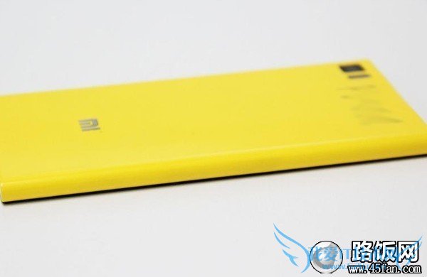 小米3背面外观特写