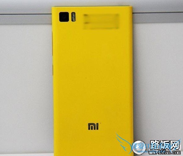 小米3背面外观