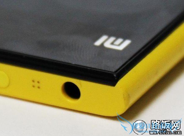 小米3卡边缘外观