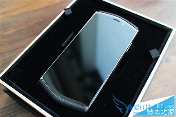 钛金手机8848真机到底什么样呢?