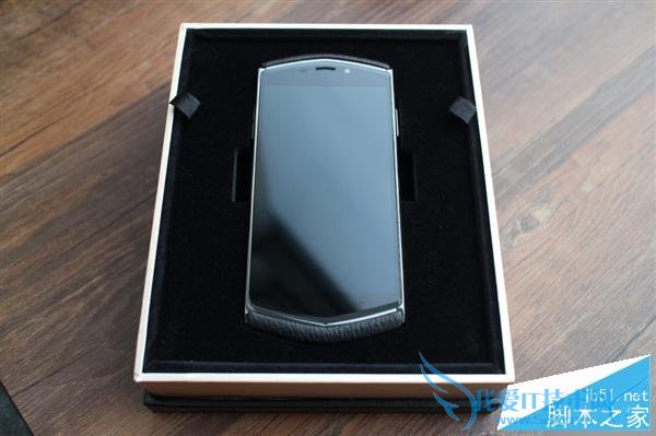 钛金手机8848真机到底什么样呢?