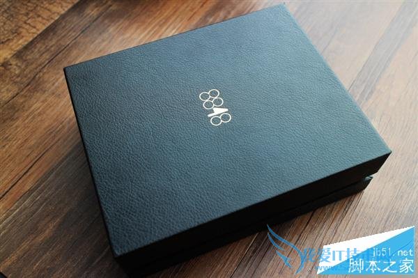 钛金手机8848真机到底什么样呢?