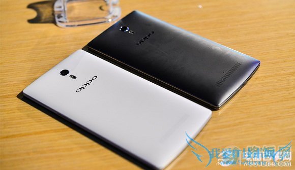 OPPO Find 7轻装版和标准版外观对比
