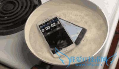 有哪些手机被丢掷鱼缸中还能够存活?