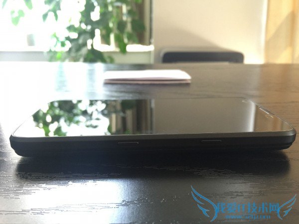 非常独特的门派“innos”奕骆D6000手机到底如何?