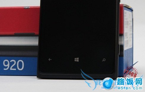 诺基亚920黑色版外观独特