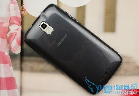 酷派7295背面外观