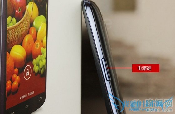 酷派7295侧面按键设计