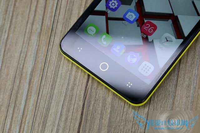 低价的TCL乐玩手机配置性能怎么样?