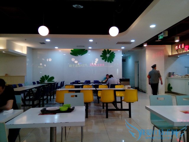 低价的TCL乐玩手机配置性能怎么样?