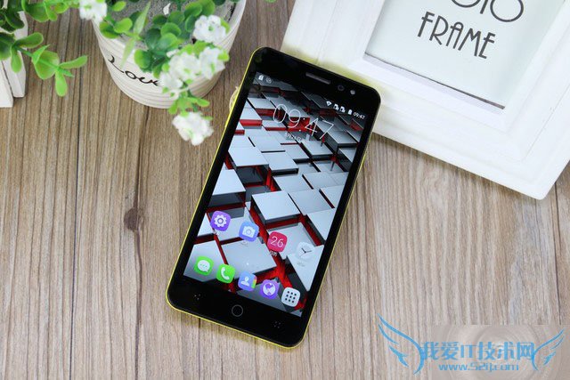 低价的TCL乐玩手机配置性能怎么样?