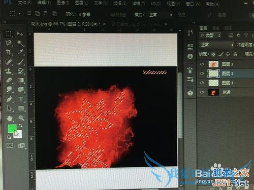 如何使用ps将黑色背景图片的火花抠出?