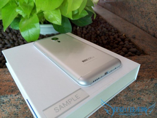 魅族MX5和魅蓝note2手机的全面对比