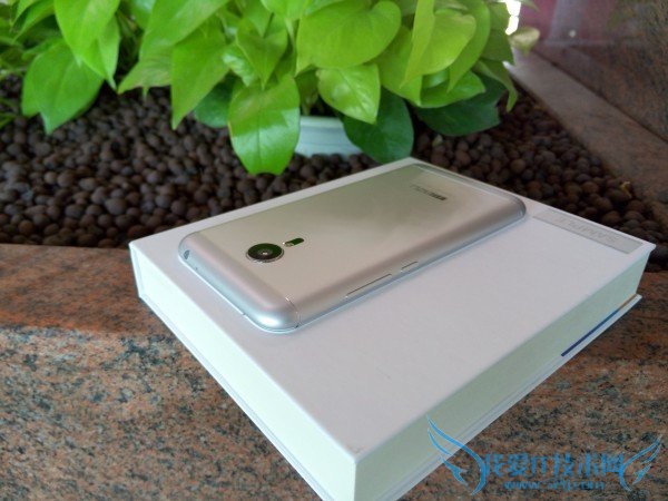 魅族MX5和魅蓝note2手机的全面对比