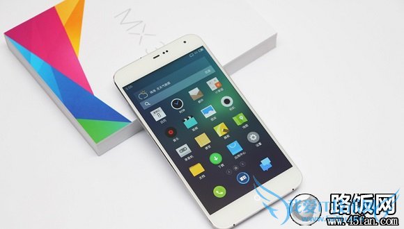 魅族MX3白色版外观简洁清新
