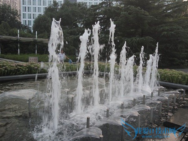 同样的价格,红米note和魅蓝note2的性能的对比