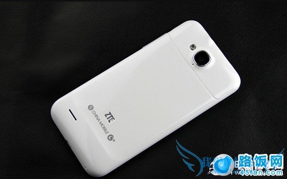 中兴U985磨砂材质背壳图赏