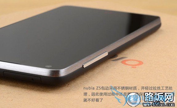 努比亚Z5采用不锈钢拉丝材质