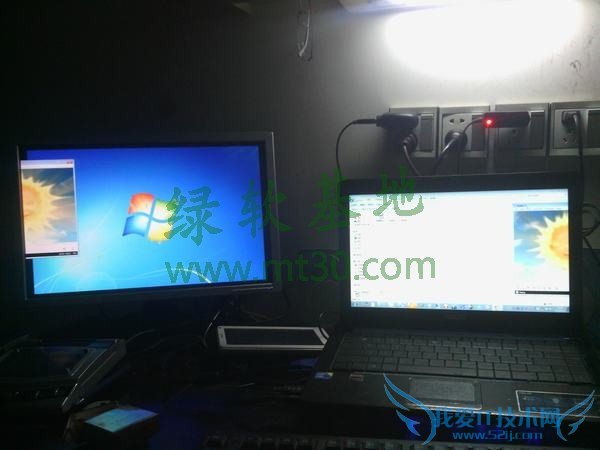 如何设置一台主机两台显示器分屏?