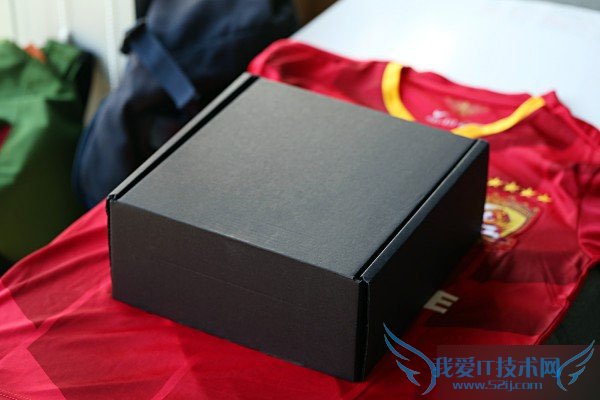 一起来欣赏下魅族MX5恒大纪念版