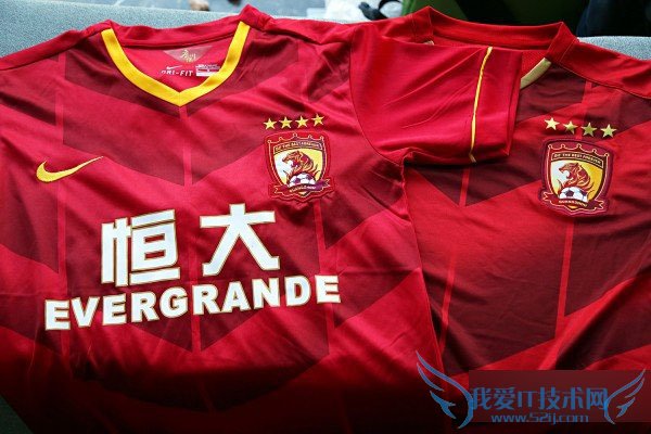 一起来欣赏下魅族MX5恒大纪念版